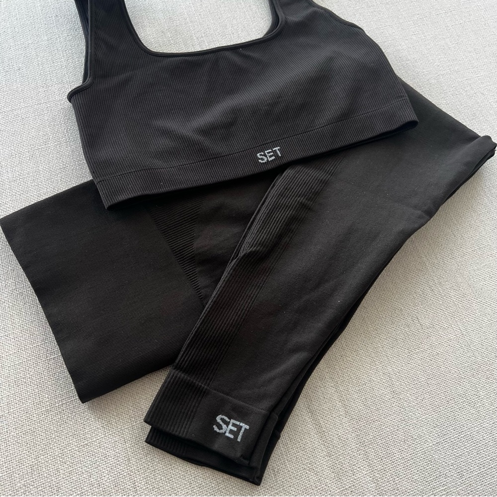 SET Active 2-Piece SCULPTFLEX® Matching Power Box Cut Bra & Leggings Workout Set - Picture 2 of 16